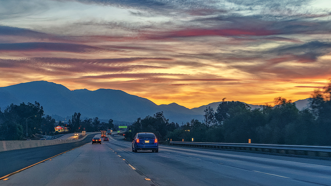 sunrise-on-the-210-freeway