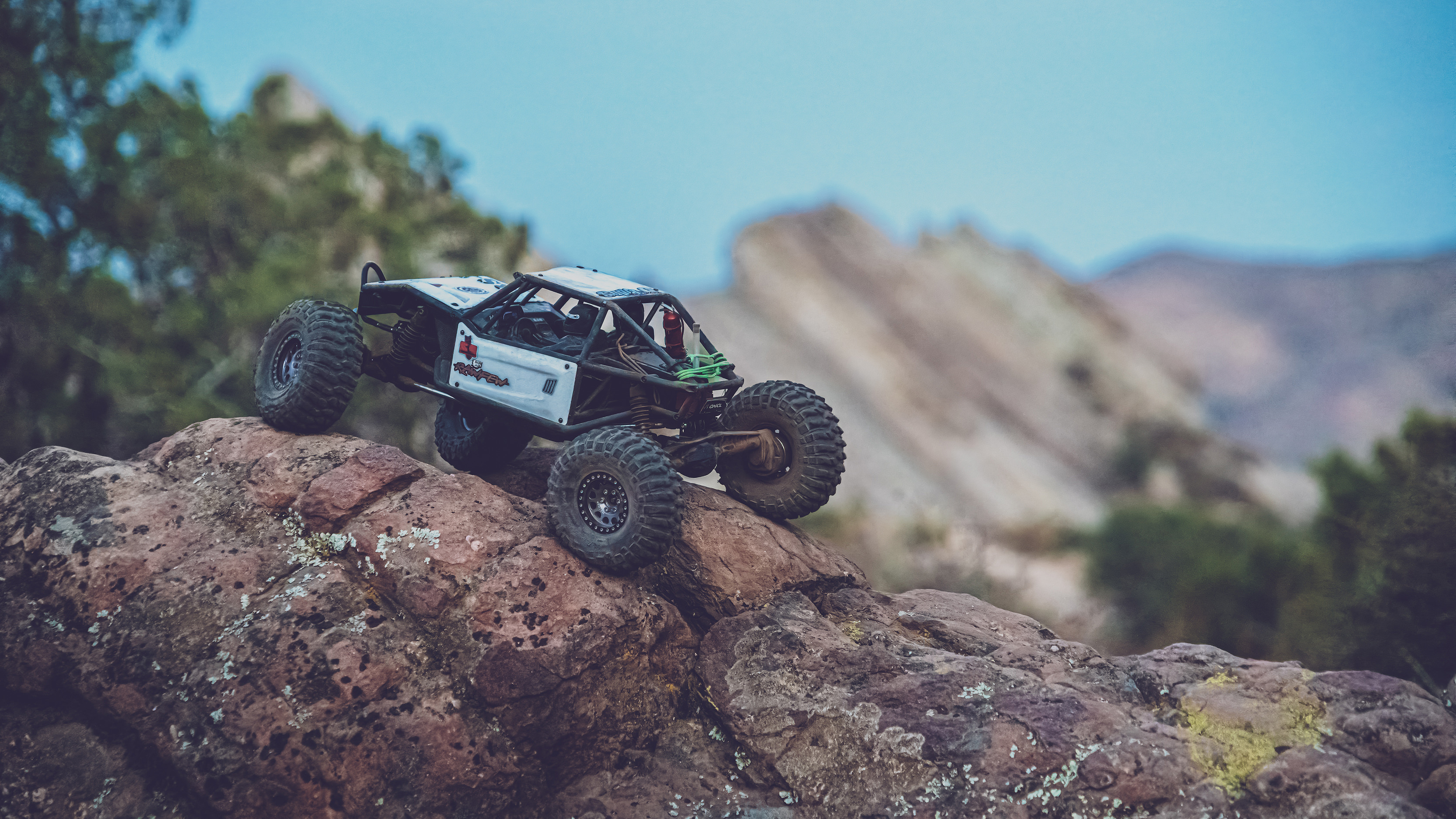 Axial On The Rocks
