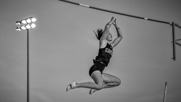 Witness To Greatness -Breaking The Fifteen Foot Barrier - Hana Moll sets women's high school outdoor pole vault mark